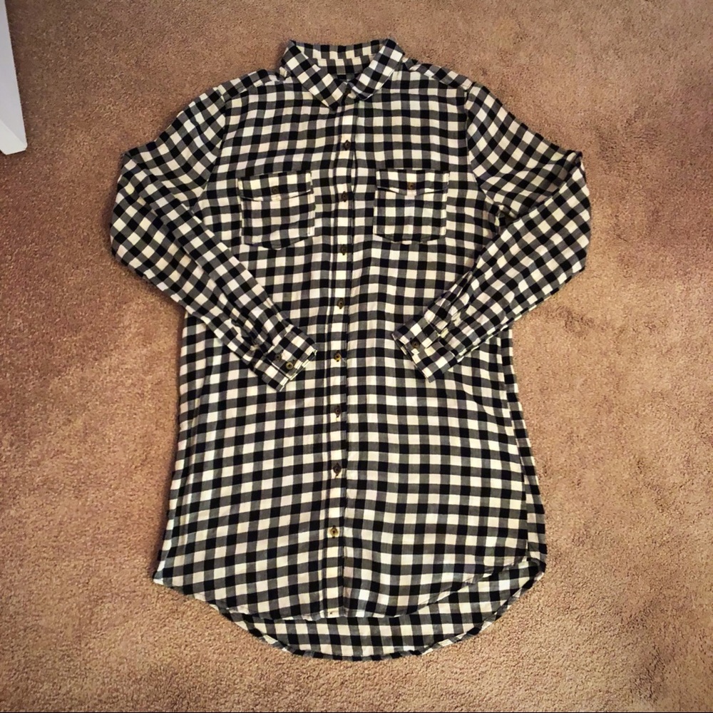 Black & White Button Down Plaid Tunic Size Small!